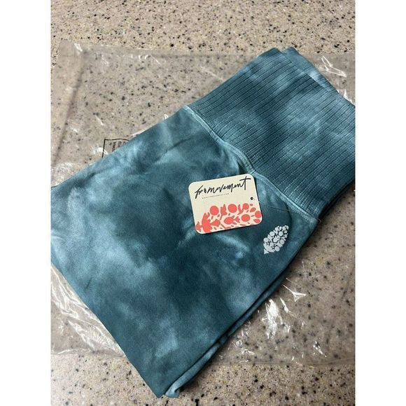 Free People Movement Good Karma High Rise Tie Dye Leggings Size M/L Ozark Mist - Picture 8 of 8